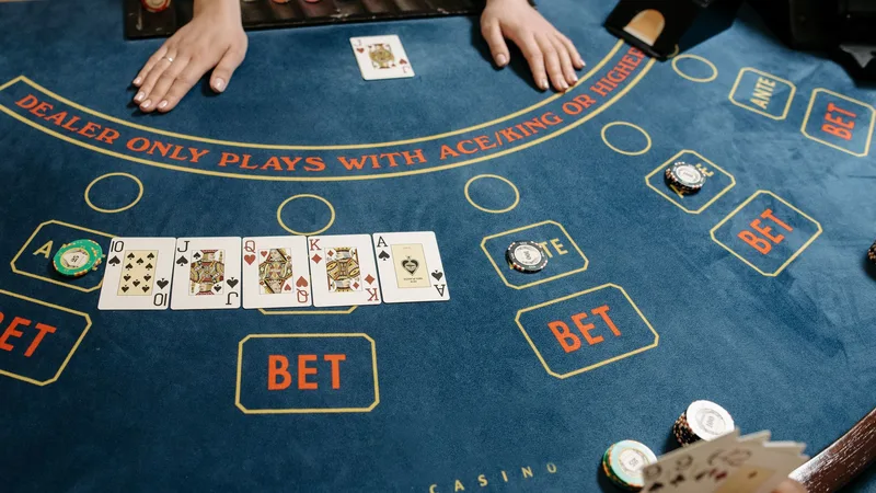 La intensidad del baccarat en vivo: una noche inolvidable